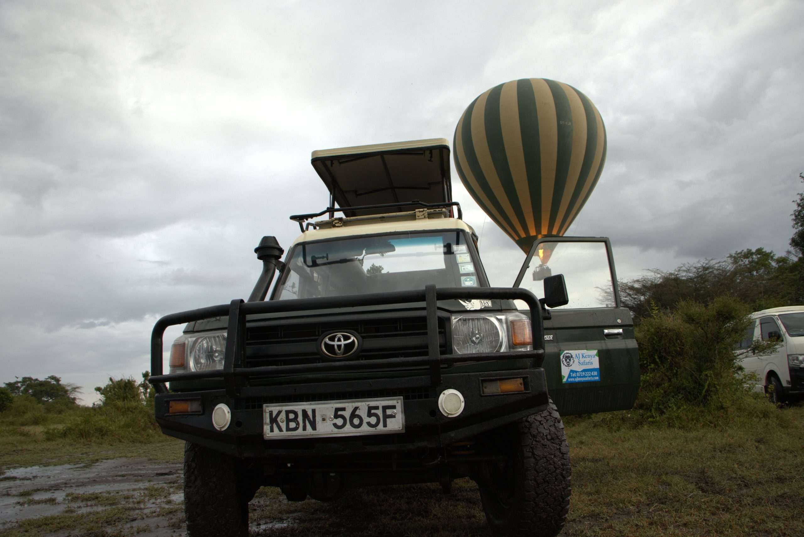 Safari Hot Air Balloon - AjKenyaSafaris.com